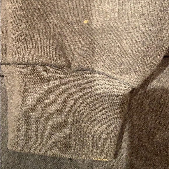 Mossy oak hoodie and fruit of the loom gray hoodie - Picture 7 of 7